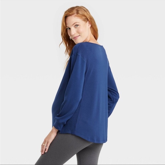 Long-Sleeve Isabel Maternity Boatneck Shirt with Side Ribbing in Blue - Size XL - Picture 2 of 8